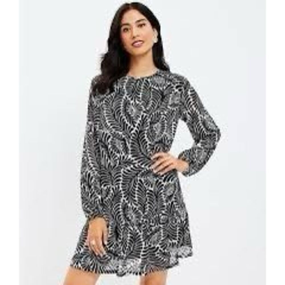Loft Women's Size S Long Sleeve Mini Swing Dress Black Tropical Fern Leaf Print
